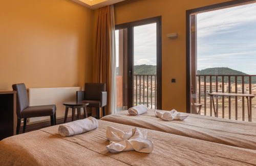 Valderrobres Hotel | Family-Friendly Fuente del Miro: Top Rated & Accessible Stays