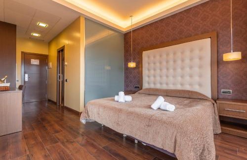 Valderrobres Hotel | Family-Friendly Fuente del Miro: Top Rated & Accessible Stays