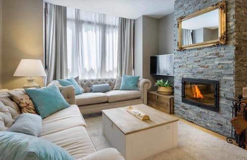 Panticosa Apartment | Relaxing Fuente del Tesoro Duplex in Panticosa