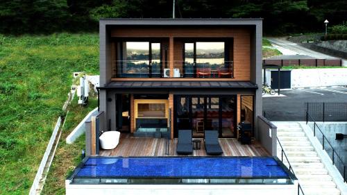 Oishi Villa | Relaxing Fuji View and Spa Resort TSUMUGI in Kawaguchiko