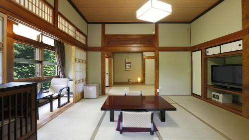Hanamaki Hotel | Discover Fujisan Ryokan: Family-Friendly Retreat with Spa