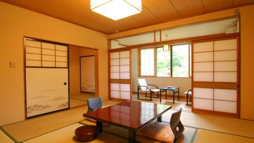 Hanamaki Hotel | Discover Fujisan Ryokan: Family-Friendly Retreat with Spa
