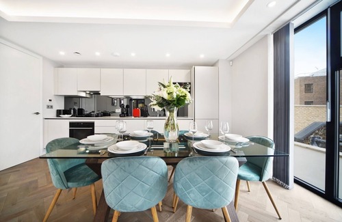 Parsons Green and Walham Apartment | Discover Fulham Broadway: 4-Star Hotel with Spa & Pet Friendly