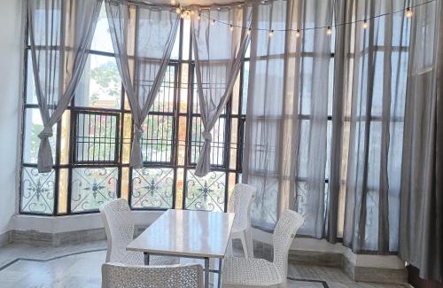Sarnath Apartment | Cozy 2BHK with Kitchen, Pet and Child Friendly Near Temple