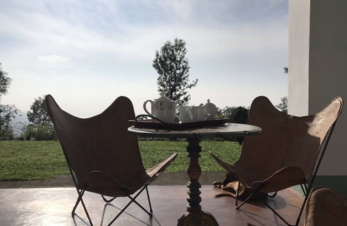 Hildummulla Cottage | Idyllic Cottage Retreat on Organic Tea Estate with Pool