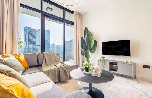 Abu Dhabi Apartment | Full Canal View - Upgraded - Huge Balcony - 5 min walk from ADGM, Cleveland & Galleria - Ideal for Corporate Guests & Business Professionals