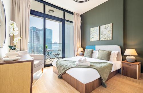 Abu Dhabi Apartment | Full Canal View - Upgraded - Huge Balcony - 5 min walk from ADGM, Cleveland & Galleria - Ideal for Corporate Guests & Business Professionals