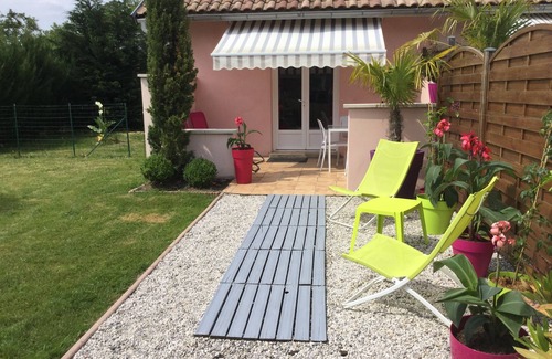 Audenge Apartment | Relaxing Full-Foot Studio in Arcachon Basin with Pool