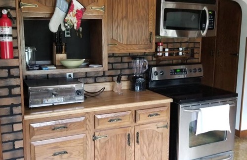 Mayville House | Family-Friendly Full Home Rental Near Horicon Marsh