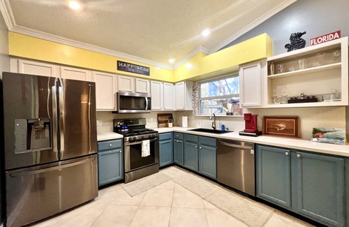 Fernandina Beach House | Relaxing Getaway at The Salty Dog with Hot Tub & Ocean Views