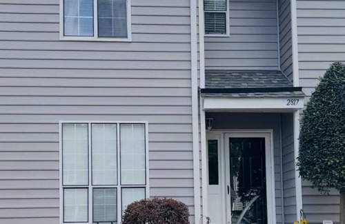 Charlotte House | Pet-Friendly 2 Bed/2.5 Bath Retreat for Family Getaways