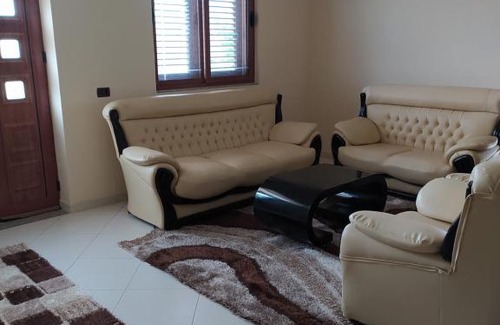 Ura Vajgurore Apartment | Budget-Friendly Stay at Full House - Pet & Child Friendly