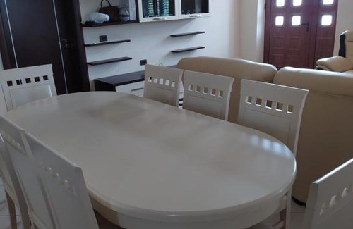 Ura Vajgurore Apartment | Budget-Friendly Stay at Full House - Pet & Child Friendly