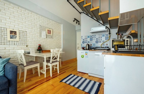 Taksim Apartment | Full House with 5 Bathrooms, Elevator and Central Location