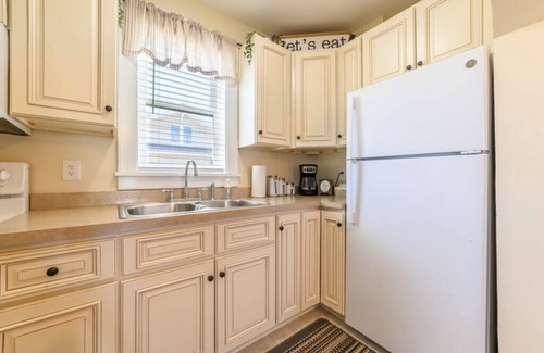 Alpena House | Family-Friendly Retreat with Oceanfront Views and Breakfast