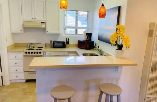 Castro Valley Apartment | Cozy Full Kitchen Studio with Breakfast & AC Comfort