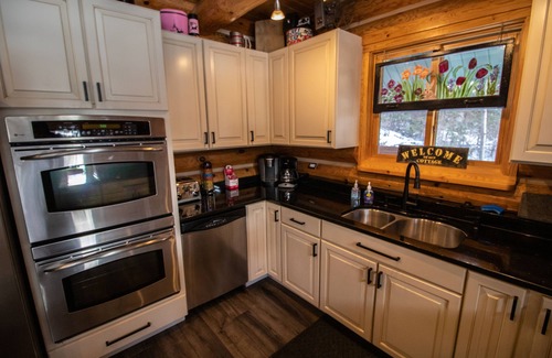 Mercer House | Inviting Log Home by Private Lake Near Town & Recreation