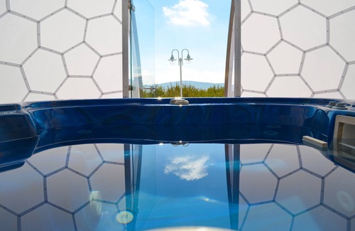 Caravaca de la Cruz Apartment | Serene Full Moon Retreat with Pool and Kitchen Amenities