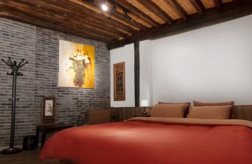 Shuhe Old Town House | Pet-Friendly Full Moon Inn: Rated 10/10 with Hot Tub