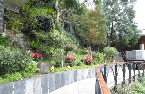 Wulai Hotel | Relaxing Full Moon Spa with Hot Tub & Family-Friendly Perks