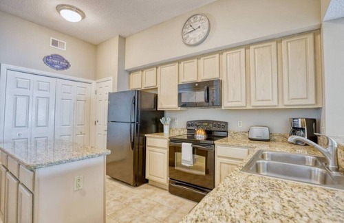 Gulfport Condo | Oceanfront Bliss at Serene Sandcastle - 2 Bed/2 Bath Retreat