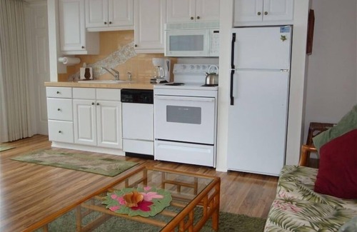 Waikiki Condo | Oceanfront Retreat: Steps to the Beach with Free Wi-Fi