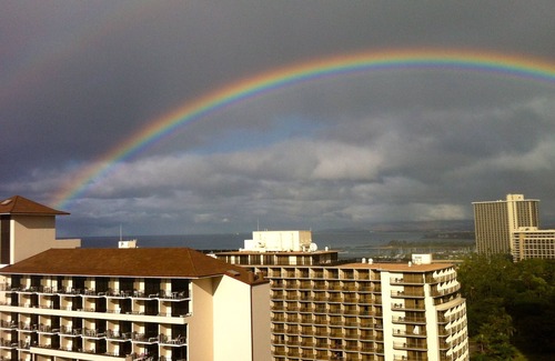 Waikiki Condo | Oceanfront Retreat: Steps to the Beach with Free Wi-Fi