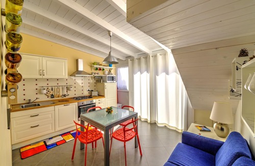 Capaci Apartment | Stylish Apartment with Sea View & Inviting Solarium Terrace