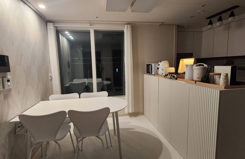 Ssangmun-dong Villa | Two-Room Retreat with Spa & Hot Tub, Near Transit