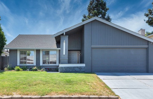 Southwestern Sacramento House | Private Sacramento Home with Spa & Family-Friendly Amenities