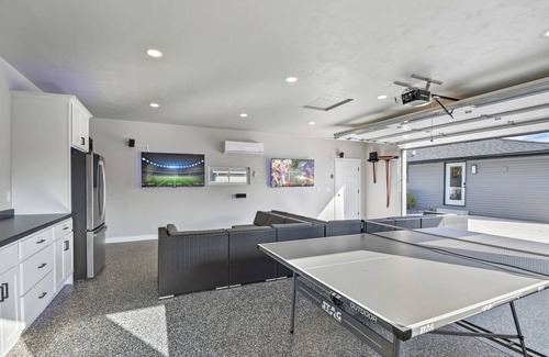 Green Bay House | Renovated Retreat Steps from Lambeau and Titletown!