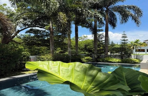Tagaytay Villa | Full Retreat 4-bedroom Villa in with private Pool