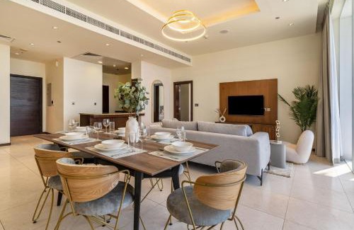 Old Dubai Apartment | Discover Tanzanite Residence: 4-Star Family Retreat