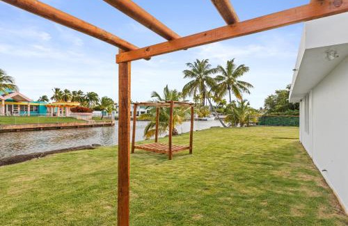 Punta Las Marias Apartment | Relaxing Villa with Pool, Driver Service & Delicious Meals