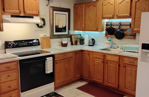 Goode Apartment | Top-Rated Apartment Near LU with Spa and Breakfast Options