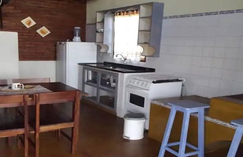 Goncalves Ski Chalet | Discover Mantiqueira: Scenic Chalet with Breakfast & Pets