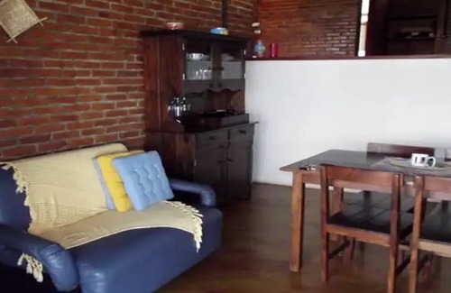 Goncalves Ski Chalet | Discover Mantiqueira: Scenic Chalet with Breakfast & Pets
