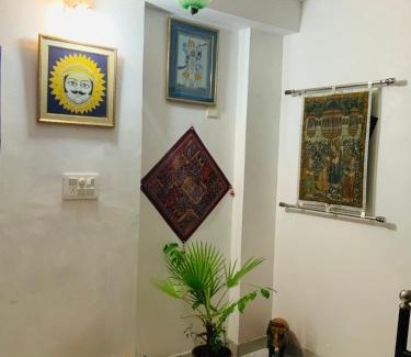 Lake Swaroop Sagar House | Top-Rated Full View Villa with Breakfast & Family Friendly Options