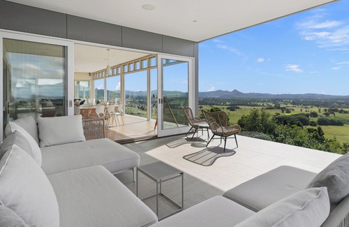 Myocum House | Experience Fuller Holidays at Coolamon Skies Resort