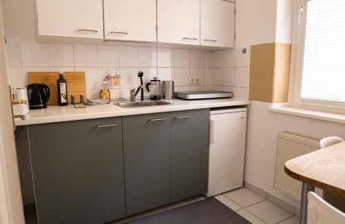 Halle Apartment | Family-Friendly FULL HOUSE Studios - Cozy Deer Apartment Awaits