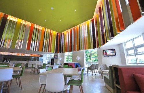 Big Beach Hotel | Discover Fullon Poshtel Kenting: Family-Friendly Retreat