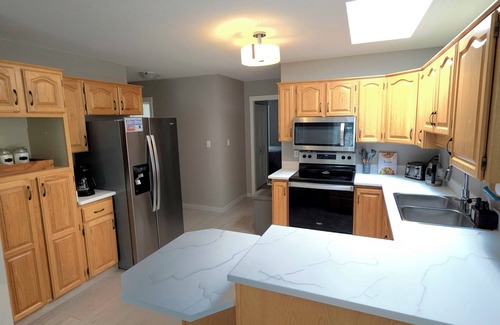 Okanagan-Similkameen Apartment | Accessible 3-Bed Suite with Breakfast and Family-Friendly Amenities