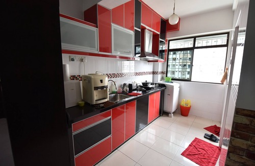 Bayan Lepas Apartment | Convenient Hotel Near Food Court and Airport with Kitchen