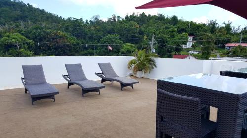 Hucares Apartment | Beachfront Penthouse Apartment with Ocean View and Pool