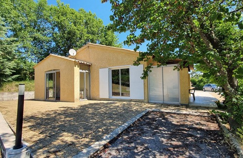 Saint-Paul-en-Foret House | Inviting Villa with Private Pool and Spa - Guest Rated 9.4
