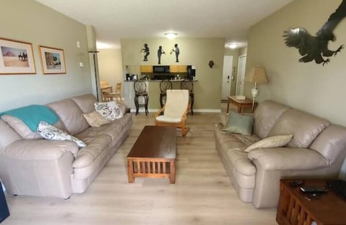 East Kootenay Condo | Cozy 2BR Condo with Pool and Mountain Views Await You