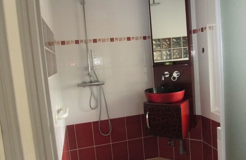 Agon-Coutainville Apartment | Top-Rated Studio with Child-Friendly Amenities in Agon-Coutainville