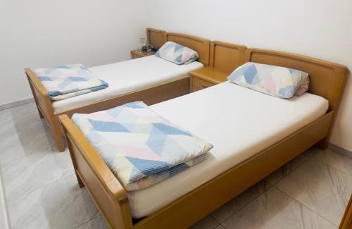 Hamburg-Harburg Apartment | Family-Friendly 3-Room Apartment with Breakfast Included