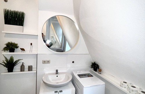 Erfurt Old Town Apartment | Prime Apartment in Erfurt with Kitchen & Pet-Friendly Amenities