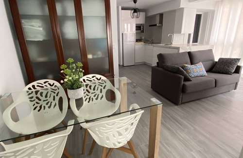 Cadiz Condo | Cozy Apartment Steps from the Beach with Family-Friendly Spa